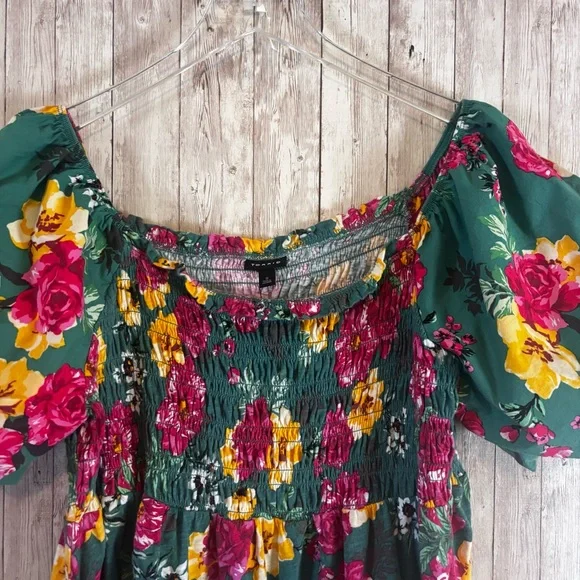 Torrid Floral Puff Sleeve Smocked Blouse - Picture 3 of 6